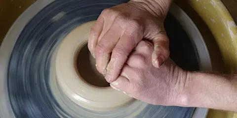 Pottery wheel throwing - two day beginners course