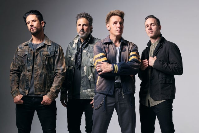 Papa Roach - Rise of the Roach